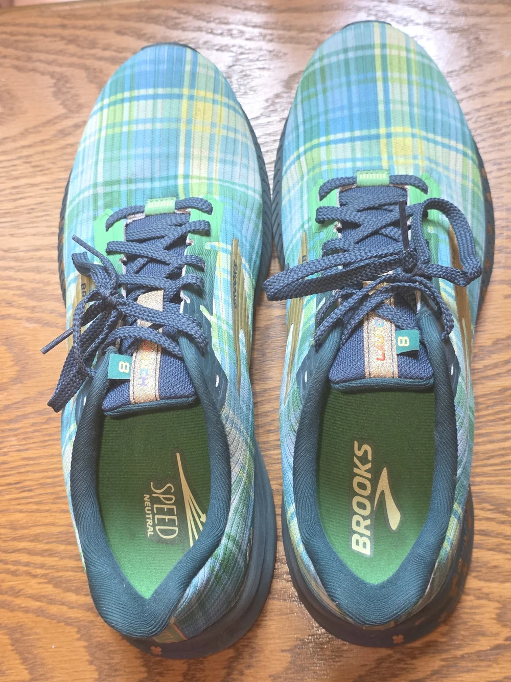 Brooks Limited Edition Launch GTS 8  Plaid Green and Teal Athletic Shoes Sz 10